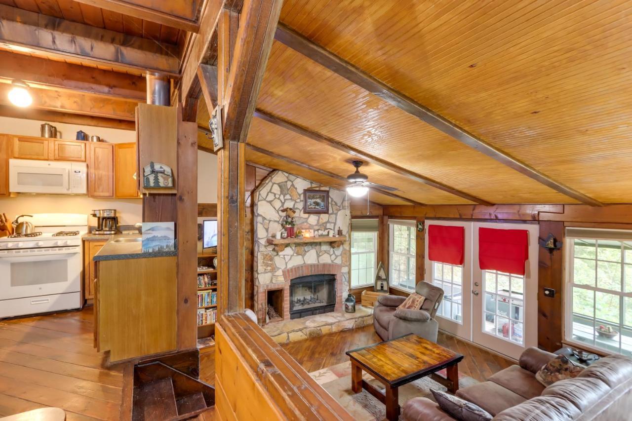 Mountaintop Ellijay Cabin With Private Hot Tub Екстериор снимка